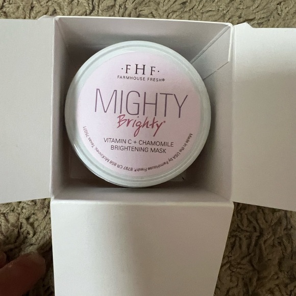 Farmhouse Fresh new mighty brighty mask - Picture 3 of 4